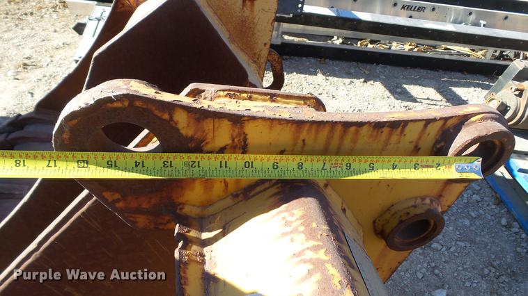 image for item AP9519 (2) backhoe buckets