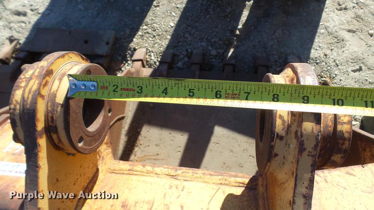 image for item AP9519 (2) backhoe buckets