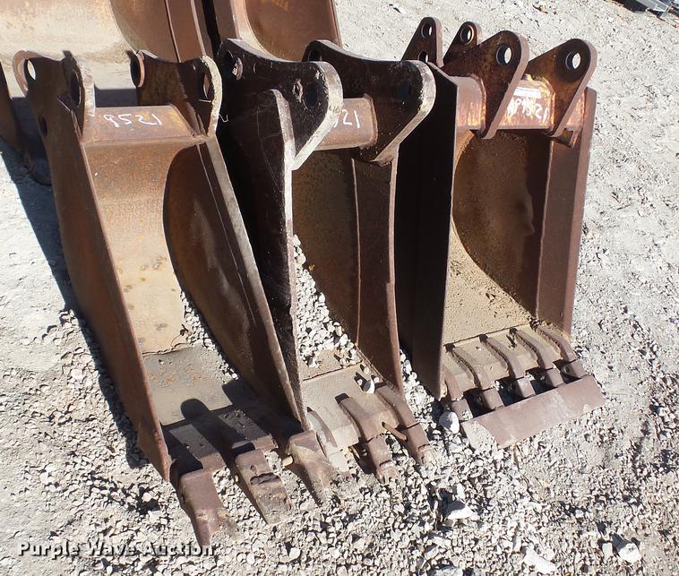 image for item AP9521 (3) backhoe buckets