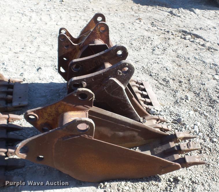 image for item AP9521 (3) backhoe buckets