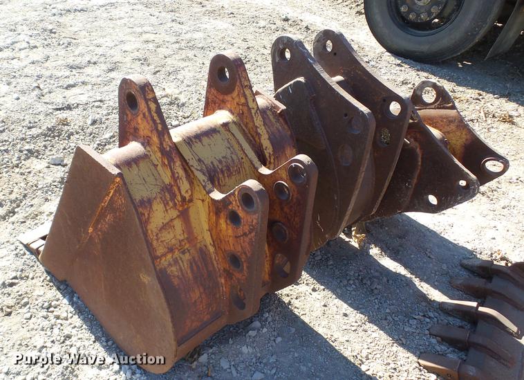 image for item AP9521 (3) backhoe buckets