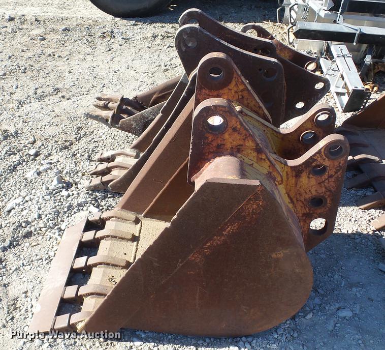 image for item AP9521 (3) backhoe buckets