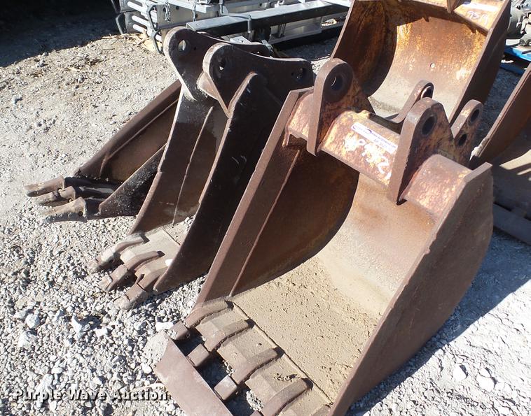 image for item AP9521 (3) backhoe buckets
