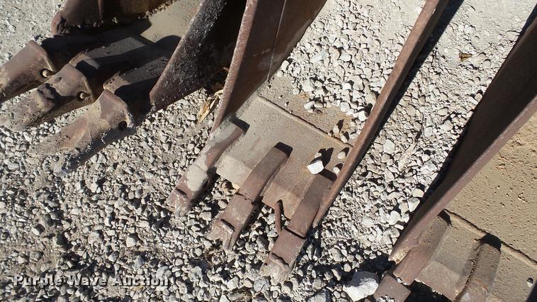 image for item AP9521 (3) backhoe buckets