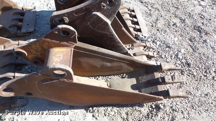 image for item AP9521 (3) backhoe buckets