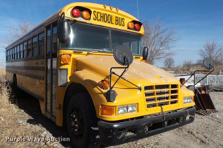 image for item AP9523 2005 Blue Bird bus