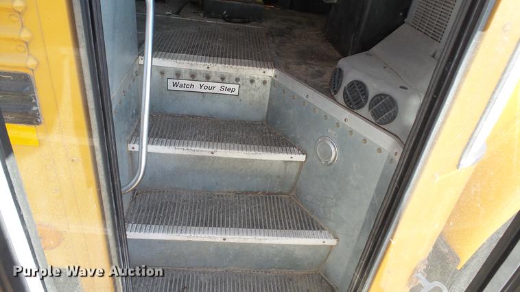 image for item AP9523 2005 Blue Bird bus