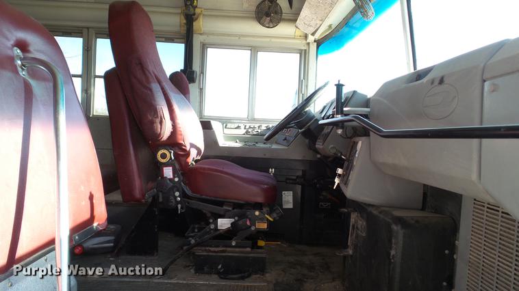 image for item AP9523 2005 Blue Bird bus