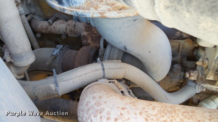 image for item AP9523 2005 Blue Bird bus