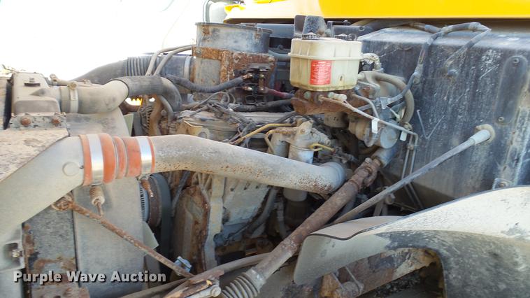 image for item AP9523 2005 Blue Bird bus