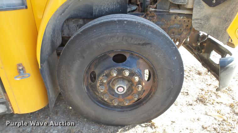 image for item AP9523 2005 Blue Bird bus