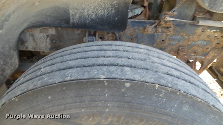 image for item AP9523 2005 Blue Bird bus