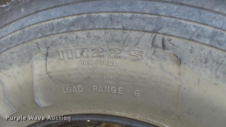 image for item AP9523 2005 Blue Bird bus