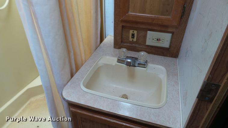 image for item AP9524 1991 Coachmen Catalina 3305B RV