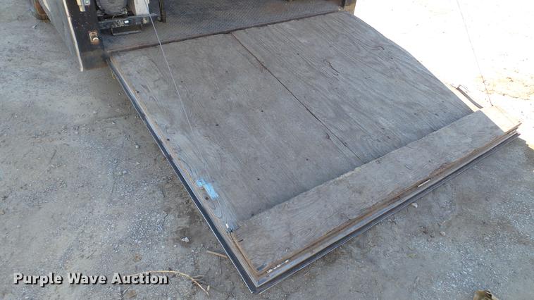 image for item AP9529 2004 Lone Star Trailers enclosed cargo trailer and tools