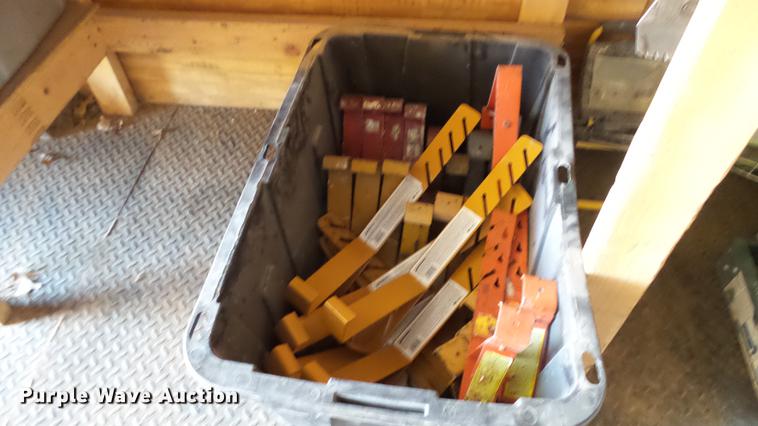 image for item AP9529 2004 Lone Star Trailers enclosed cargo trailer and tools