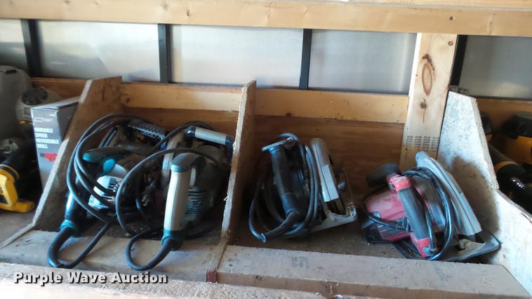 image for item AP9529 2004 Lone Star Trailers enclosed cargo trailer and tools