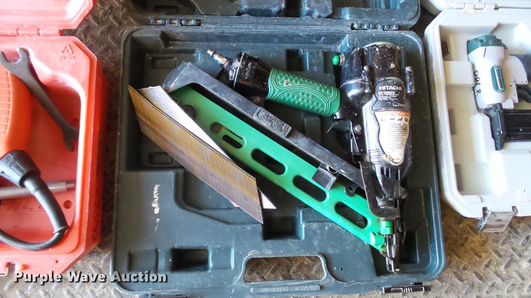 image for item AP9529 2004 Lone Star Trailers enclosed cargo trailer and tools