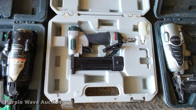 image for item AP9529 2004 Lone Star Trailers enclosed cargo trailer and tools