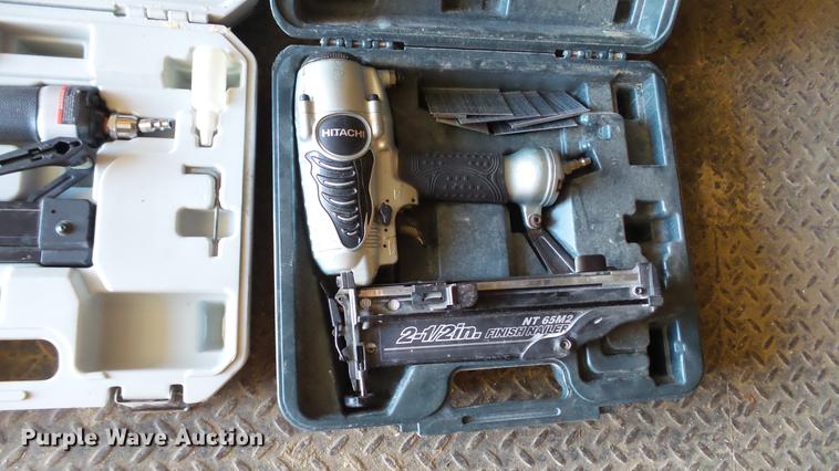 image for item AP9529 2004 Lone Star Trailers enclosed cargo trailer and tools