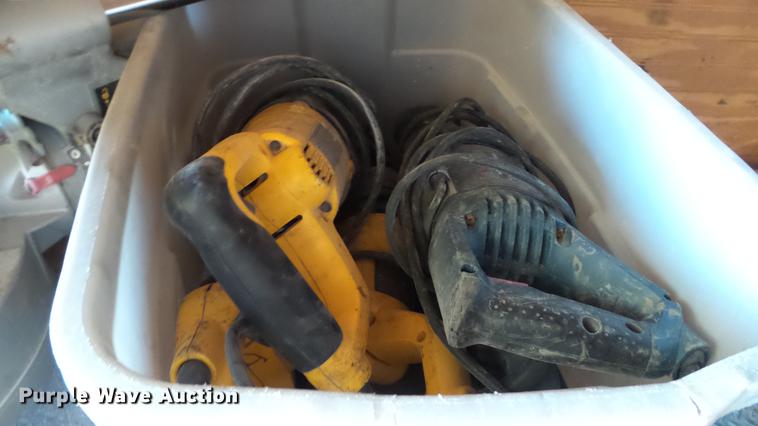 image for item AP9529 2004 Lone Star Trailers enclosed cargo trailer and tools