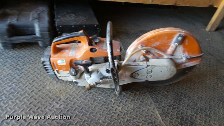 image for item AP9529 2004 Lone Star Trailers enclosed cargo trailer and tools