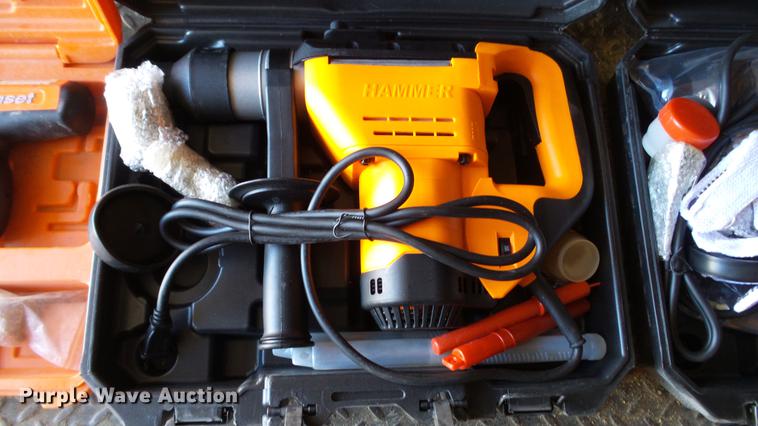 image for item AP9529 2004 Lone Star Trailers enclosed cargo trailer and tools