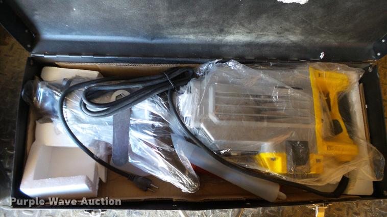 image for item AP9529 2004 Lone Star Trailers enclosed cargo trailer and tools