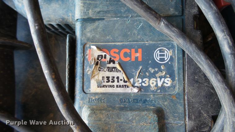 image for item AP9529 2004 Lone Star Trailers enclosed cargo trailer and tools