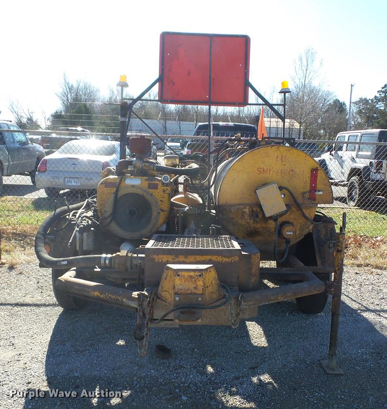 image for item AY9642 1985 AMZ Magnum pot hole patcher