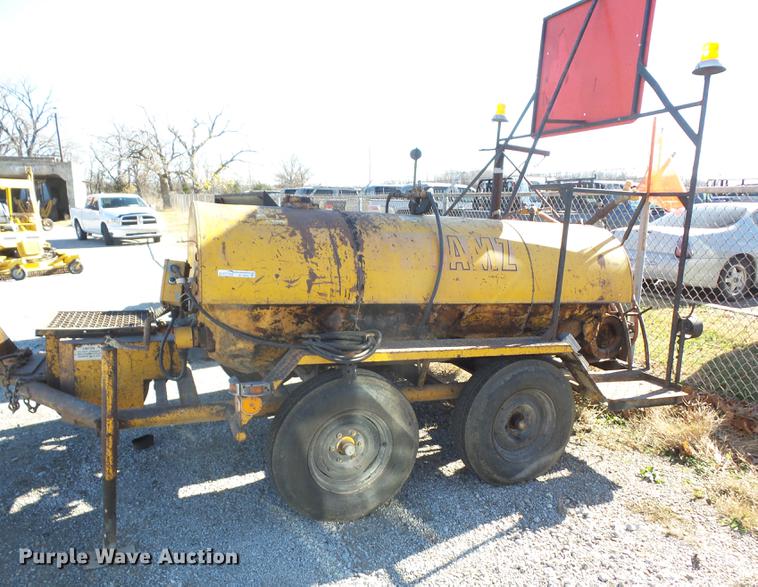 image for item AY9642 1985 AMZ Magnum pot hole patcher