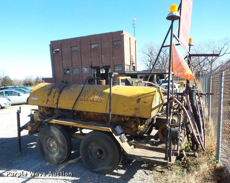 image for item AY9642 1985 AMZ Magnum pot hole patcher