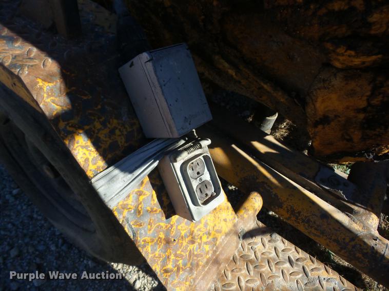 image for item AY9642 1985 AMZ Magnum pot hole patcher