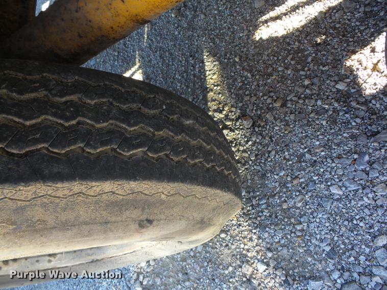 image for item AY9642 1985 AMZ Magnum pot hole patcher