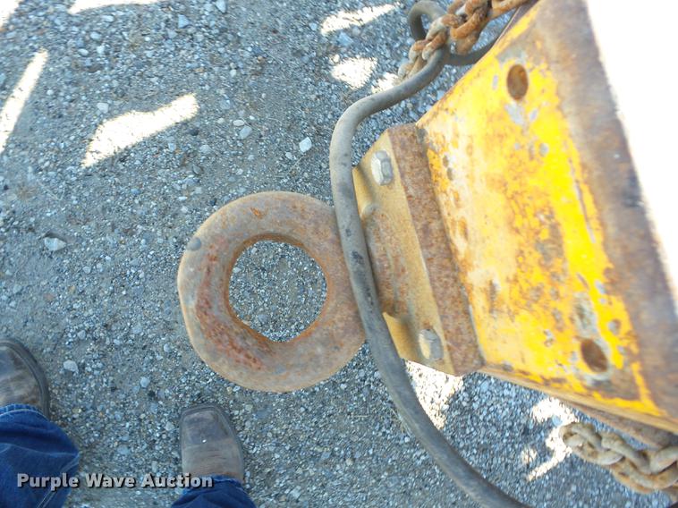 image for item AY9642 1985 AMZ Magnum pot hole patcher