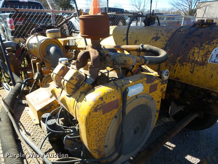 image for item AY9642 1985 AMZ Magnum pot hole patcher