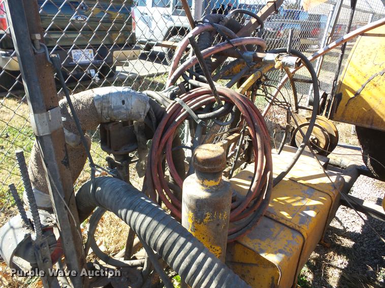 image for item AY9642 1985 AMZ Magnum pot hole patcher