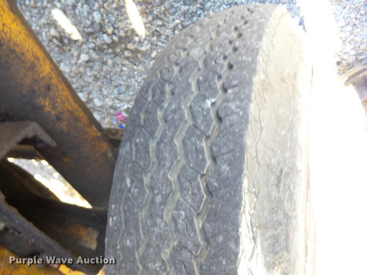 image for item AY9642 1985 AMZ Magnum pot hole patcher