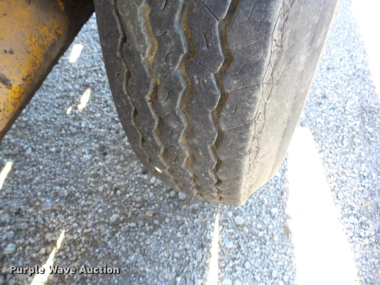 image for item AY9642 1985 AMZ Magnum pot hole patcher