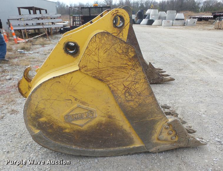 image for item AY9652 Hensley excavator bucket