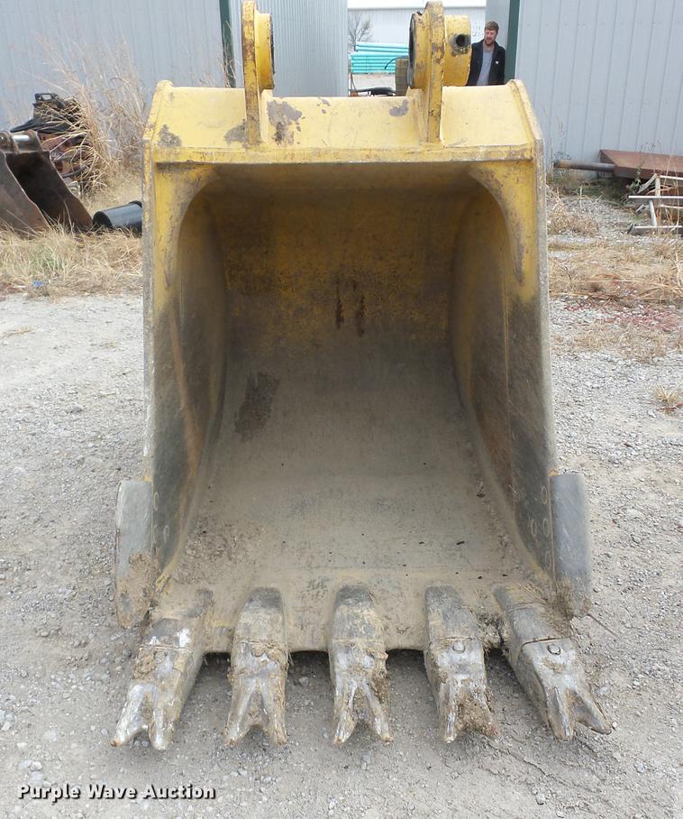 image for item AY9652 Hensley excavator bucket