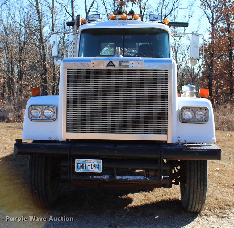 image for item BE9382 1980 Mack RWS754LS7 flatbed truck