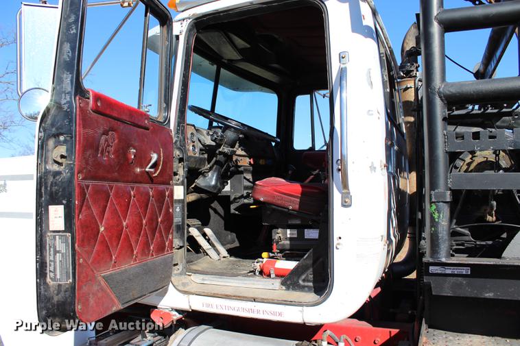 image for item BE9382 1980 Mack RWS754LS7 flatbed truck