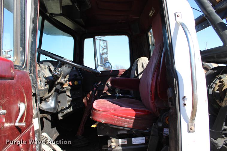 image for item BE9382 1980 Mack RWS754LS7 flatbed truck