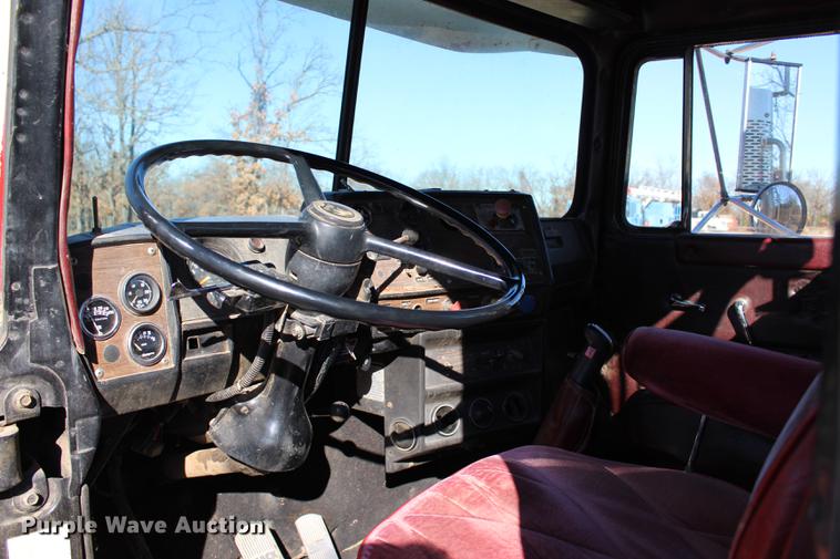 image for item BE9382 1980 Mack RWS754LS7 flatbed truck