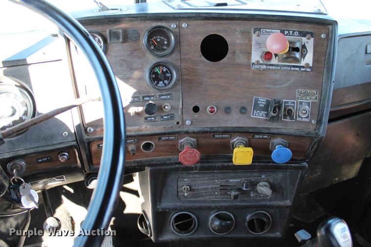 image for item BE9382 1980 Mack RWS754LS7 flatbed truck