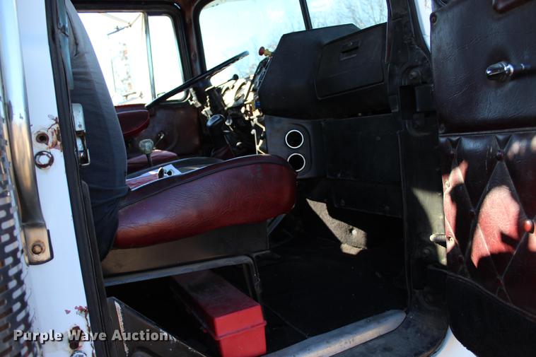 image for item BE9382 1980 Mack RWS754LS7 flatbed truck