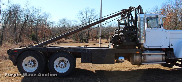 image for item BE9382 1980 Mack RWS754LS7 flatbed truck