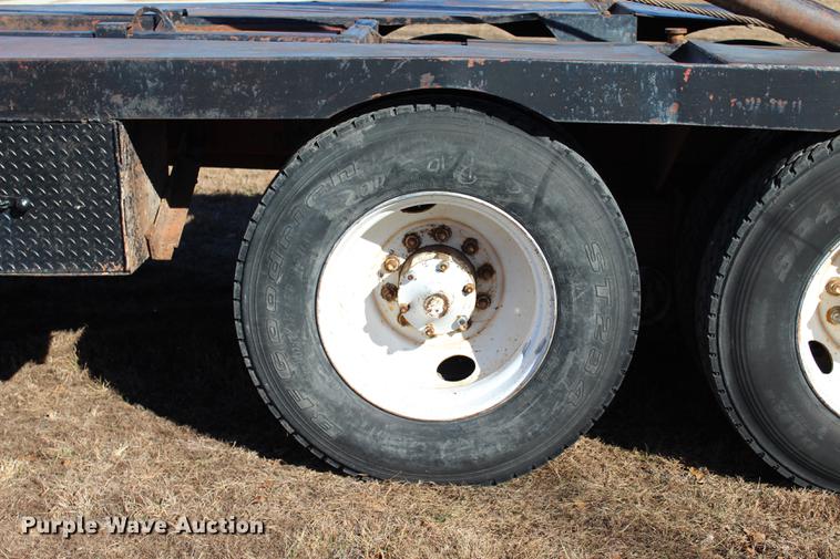 image for item BE9382 1980 Mack RWS754LS7 flatbed truck