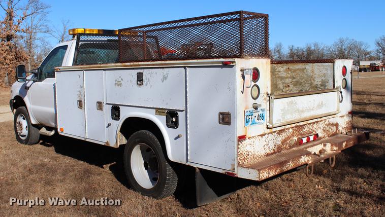 image for item BE9383 2001 Ford F550 utility truck